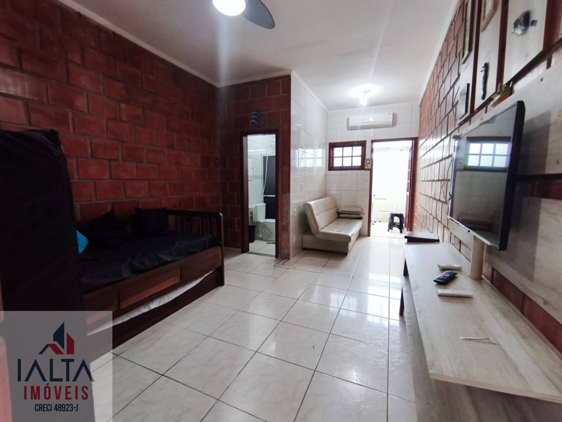 Flat à venda em Caraguatatuba com 1 quarto e piscina - Porteira Fechada na Vila Balneário Santa Martha