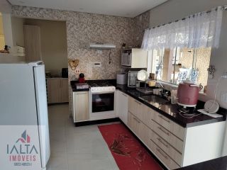 Casa 4 dorm. sendo 3 suites energia solar, piscina, hidromassagem, sauna, fino acabamento