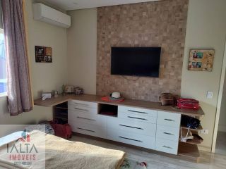 Casa 4 dorm. sendo 3 suites energia solar, piscina, hidromassagem, sauna, fino acabamento