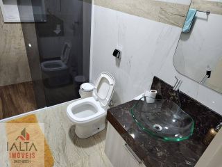 Casa 4 dorm. sendo 3 suites energia solar, piscina, hidromassagem, sauna, fino acabamento
