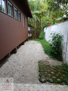 Casa à Venda a 100 metros da Praia de Itamambuca – Ubatuba