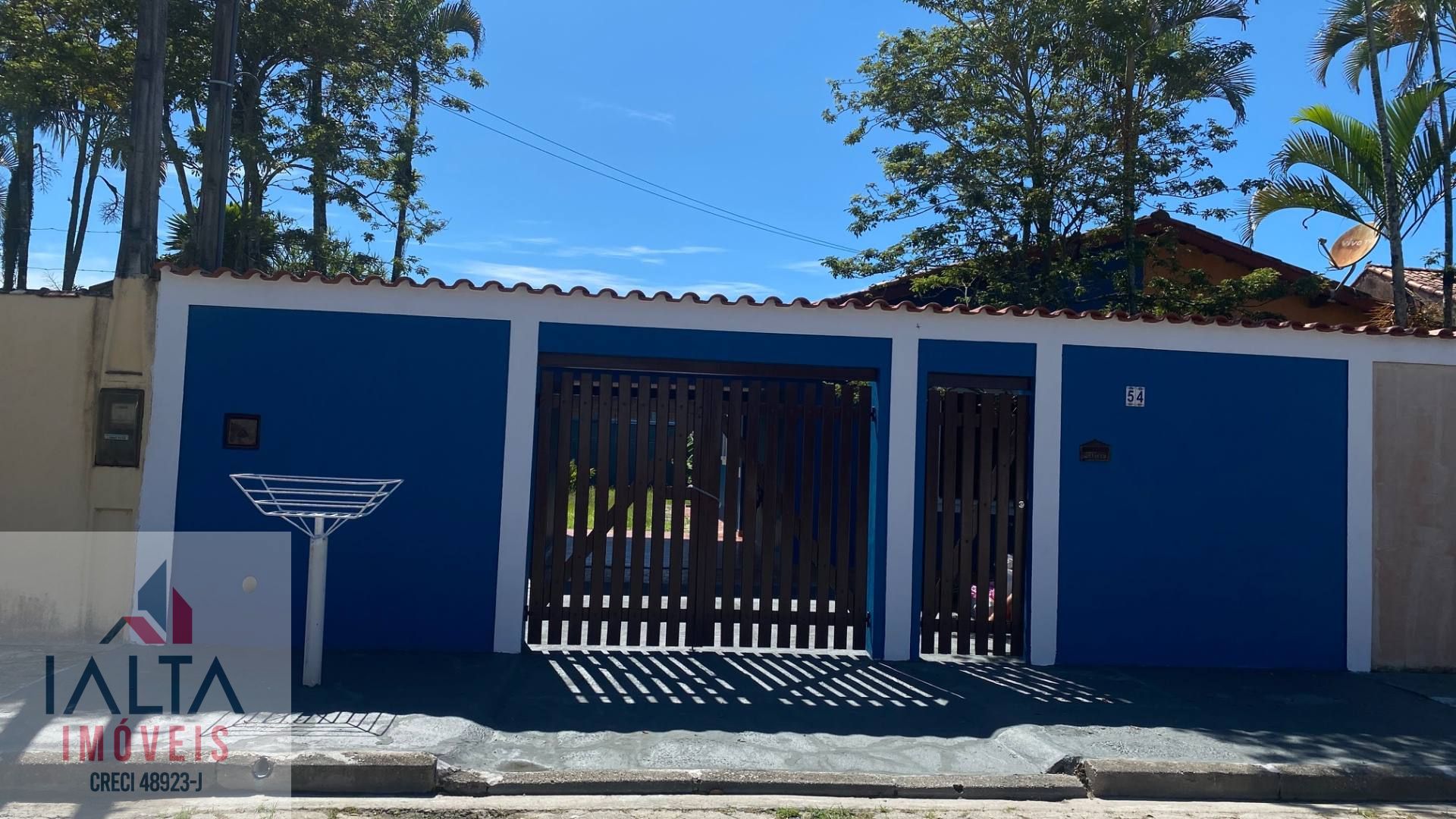 Locação de definitiva com 2 dormitórios, Porto Novo - Caraguatatuba/SP