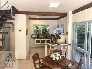 Casa Mobiliada em Condomínio para Locação Definitiva | 2 Dormitórios e Piscina