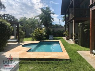 Casa Mobiliada em Condomínio para Locação Definitiva | 2 Dormitórios e Piscina