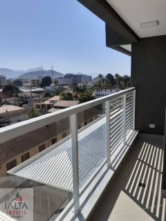 Apto semi novo, andar alto, 2 suites, lavabo, varanda gourmet, garagem coberta, área de lazer no terraço.