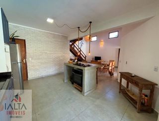 Linda Casa de Condomínio Horto Florestal.