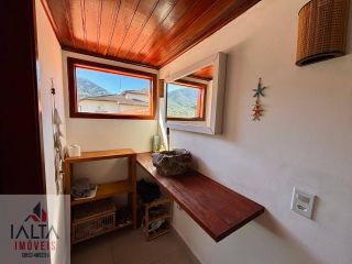 Linda Casa de Condomínio Horto Florestal.