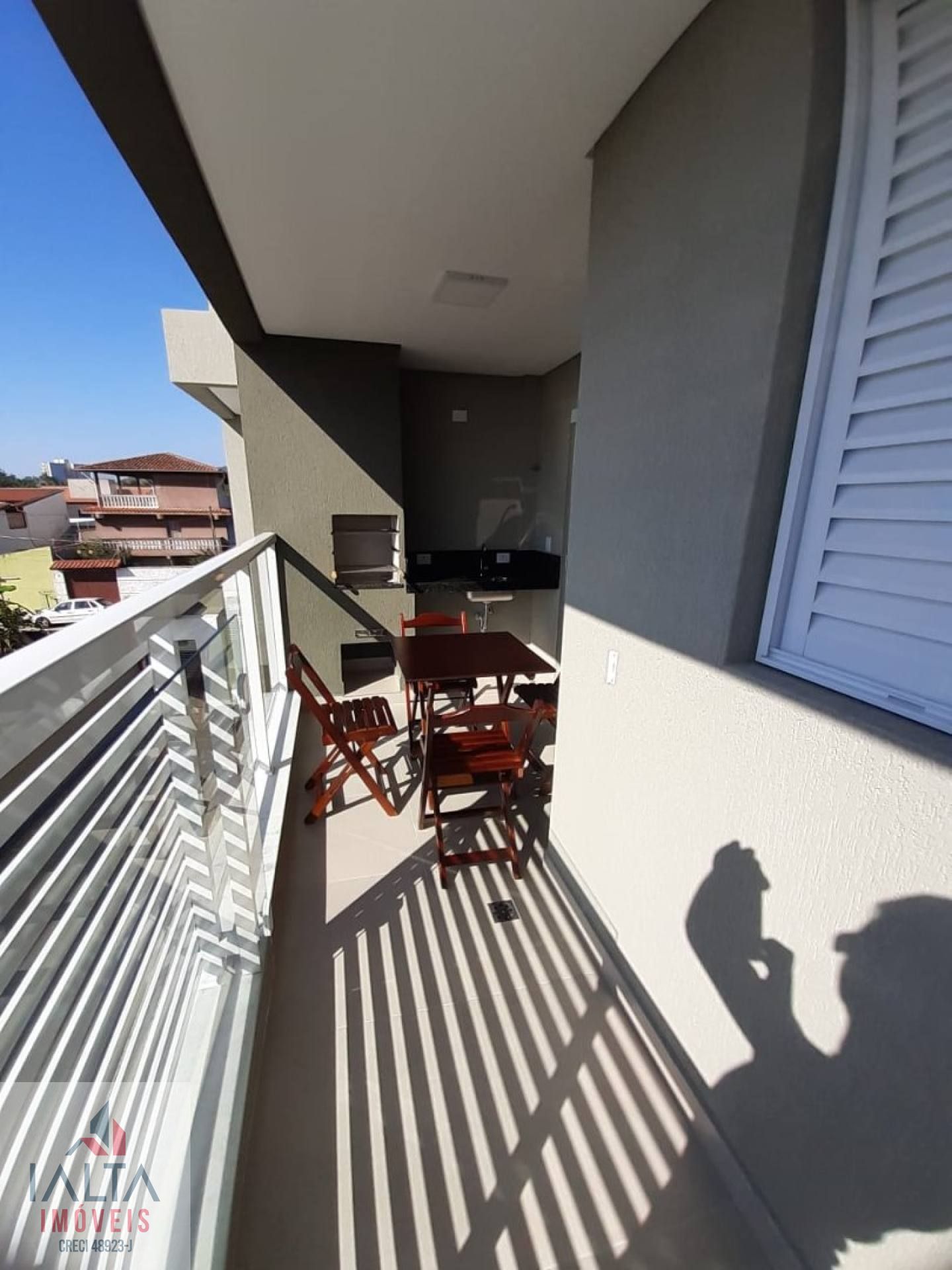 apto Centro Mobiliado,1suite, lavabo, ventiladores de teto, luminárias área de lazer no Condomínio,.