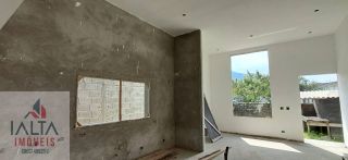 Casa à venda na Martim de Sá, Caraguatatuba | 3 Quartos (1 Suíte) e Amplo Quintal