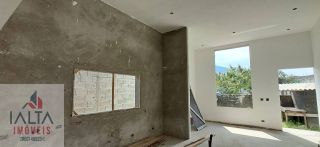 Casa à venda na Martim de Sá, Caraguatatuba | 3 Quartos (1 Suíte) e Amplo Quintal