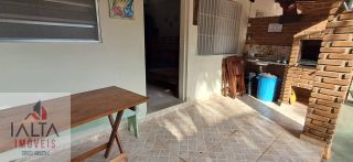 Pousada à venda em Caraguatatuba com 8 chalés e piscina em condomínio fechado