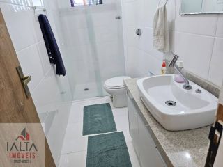 Apartamento à Venda no Centro de Ubatuba – A Apenas 50 Metros da Orla