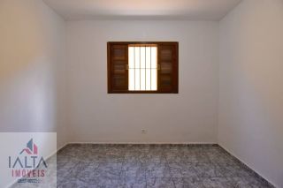 Casa bem localizada no Itaguá!