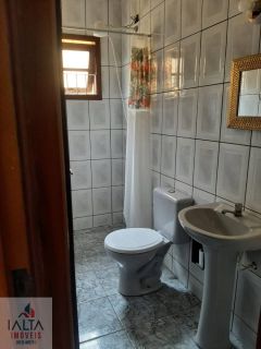 Casa bem localizada no Itaguá!