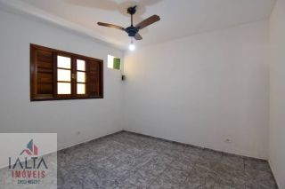 Casa bem localizada no Itaguá!