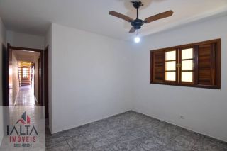 Casa bem localizada no Itaguá!