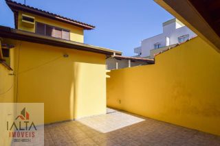 Casa bem localizada no Itaguá!