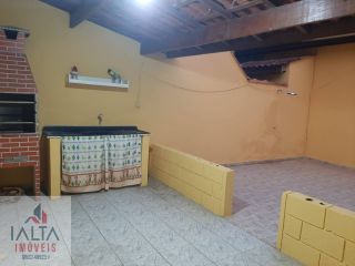 Casa bem localizada no Itaguá!