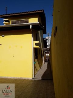 Casa bem localizada no Itaguá!