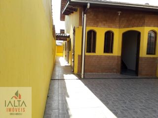 Casa bem localizada no Itaguá!