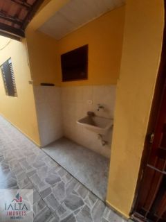 Casa bem localizada no Itaguá!