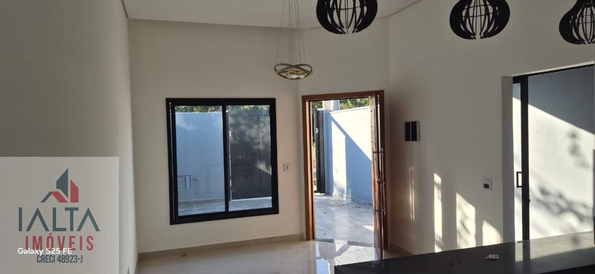 Casa nova 2 dormitórios no Balneário Golfinho, Caraguatatuba/SP