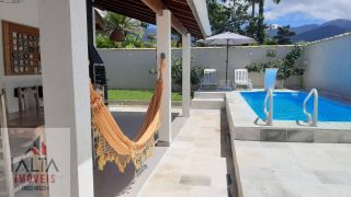 Casa confortável e bem localizada