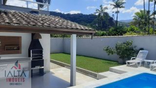 Casa confortável e bem localizada