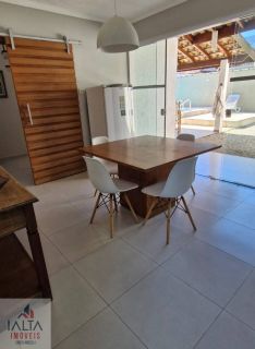 Casa confortável e bem localizada