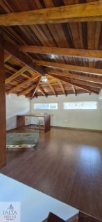 Casa confortável e bem localizada