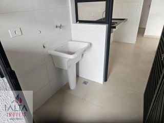 Seu Apartamento no Itaguá: 2 Dormitórios, Suíte e Lavabo a 300 m da Praia