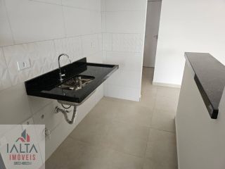 Seu Apartamento no Itaguá: 2 Dormitórios, Suíte e Lavabo a 300 m da Praia