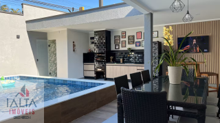 Casa Térrea com Piscina Aquecida a 400 m da Orla do Itaguá