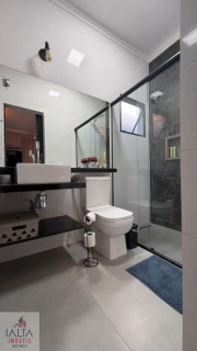 Casa Térrea com Piscina Aquecida a 400 m da Orla do Itaguá