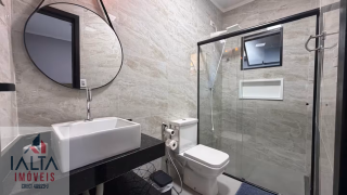 Casa Térrea com Piscina Aquecida a 400 m da Orla do Itaguá