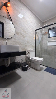 Casa Térrea com Piscina Aquecida a 400 m da Orla do Itaguá