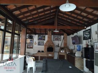 Ampla Casa na Enseada | Ideal para Moradia, Pousada ou Investimento.