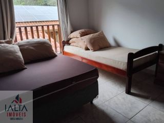 Ampla Casa na Enseada | Ideal para Moradia, Pousada ou Investimento.