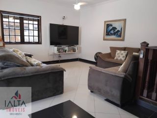 Ampla Casa na Enseada | Ideal para Moradia, Pousada ou Investimento.