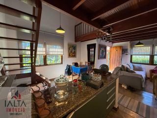 Loft para Locação Definitiva no Itaguá | Amplo Dormitório com Closet e Sacada
