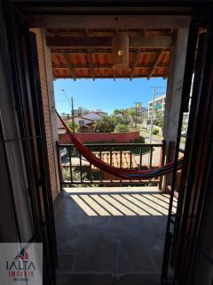Loft para Locação Definitiva no Itaguá | Amplo Dormitório com Closet e Sacada
