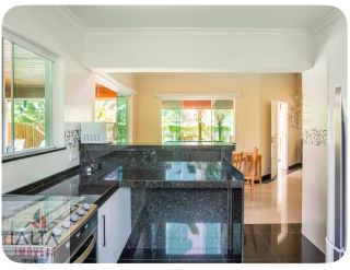 Casa de alto padrão à venda no Horto – Condomínio fechado com lazer completo