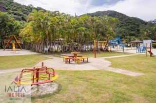 Casa de alto padrão à venda no Horto – Condomínio fechado com lazer completo