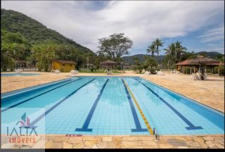 Casa de alto padrão à venda no Horto – Condomínio fechado com lazer completo