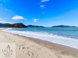 Mansão de Luxo à venda em Caraguatatuba com 10 suítes e Pé na Areia no Massaguaçu