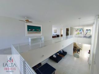 Mansão de Luxo à venda em Caraguatatuba com 10 suítes e Pé na Areia no Massaguaçu