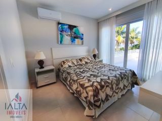 Mansão de Luxo à venda em Caraguatatuba com 10 suítes e Pé na Areia no Massaguaçu