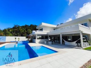Mansão de Luxo à venda em Caraguatatuba com 10 suítes e Pé na Areia no Massaguaçu