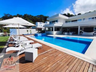 Mansão de Luxo à venda em Caraguatatuba com 10 suítes e Pé na Areia no Massaguaçu