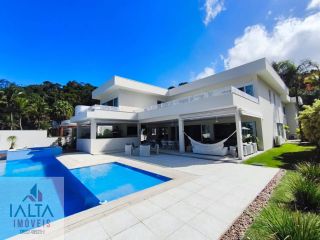 Mansão de Luxo à venda em Caraguatatuba com 10 suítes e Pé na Areia no Massaguaçu